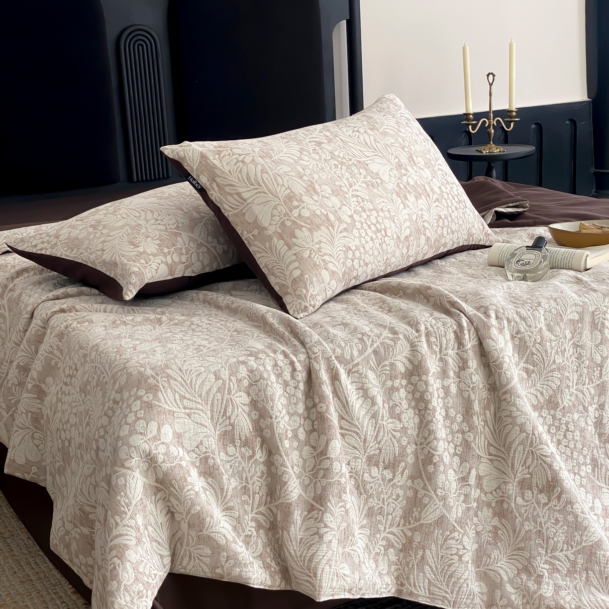 91家纺网 家纺一手货源 找家纺 赫帛 2025春夏新款全棉纯棉色织提花数码印花七草夏被夏凉被空调被 七草-咖色夏被