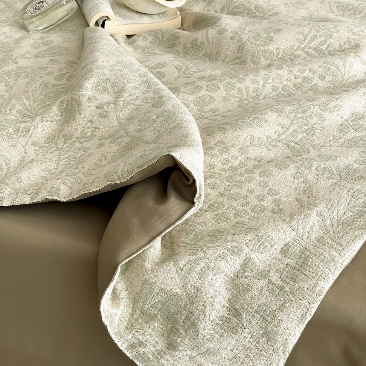 91家纺网 家纺一手货源 找家纺 赫帛 2025春夏新款全棉纯棉色织提花数码印花七草夏被夏凉被空调被 七草-绿色夏被