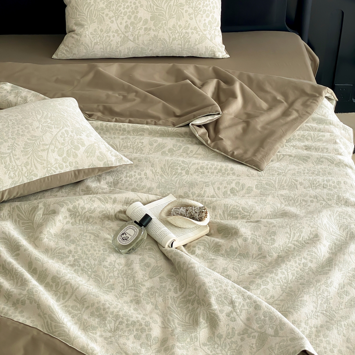 91家纺网 家纺一手货源 找家纺 赫帛 2025春夏新款全棉纯棉色织提花数码印花七草夏被夏凉被空调被 七草-绿色夏被