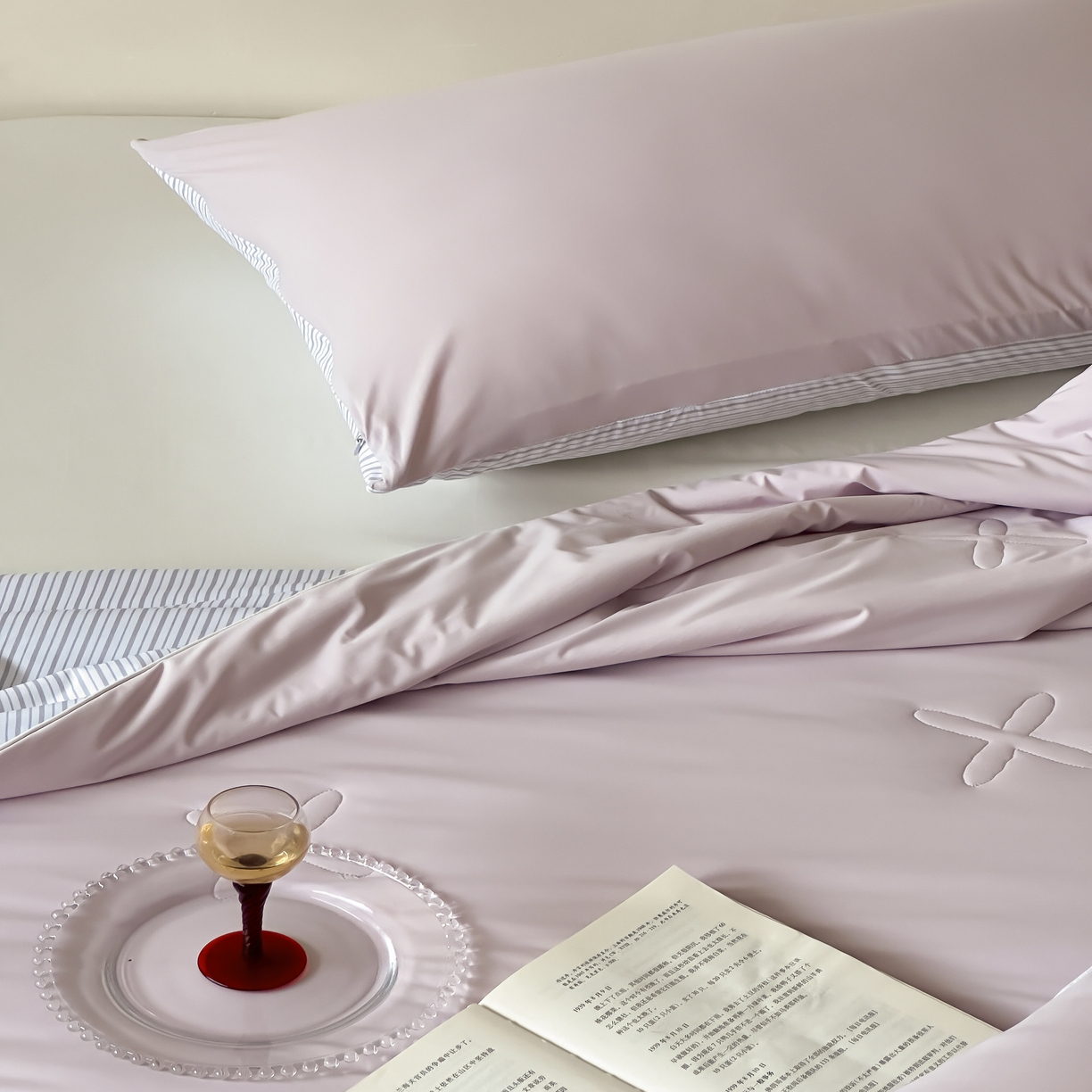 91家纺网 家纺一手货源 找家纺 赫帛 2025春夏新款冰屿双境数码印花夏被夏凉被空调被单夏被 粉色