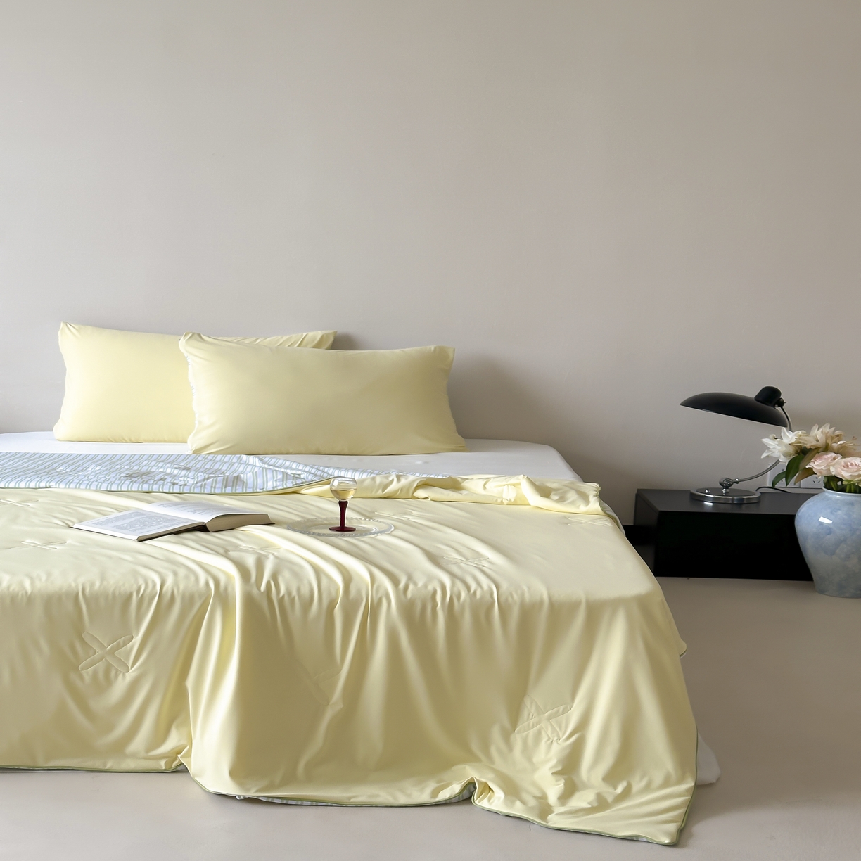 91家纺网 家纺一手货源 找家纺 赫帛 2025春夏新款冰屿双境数码印花夏被夏凉被空调被单夏被 黄色