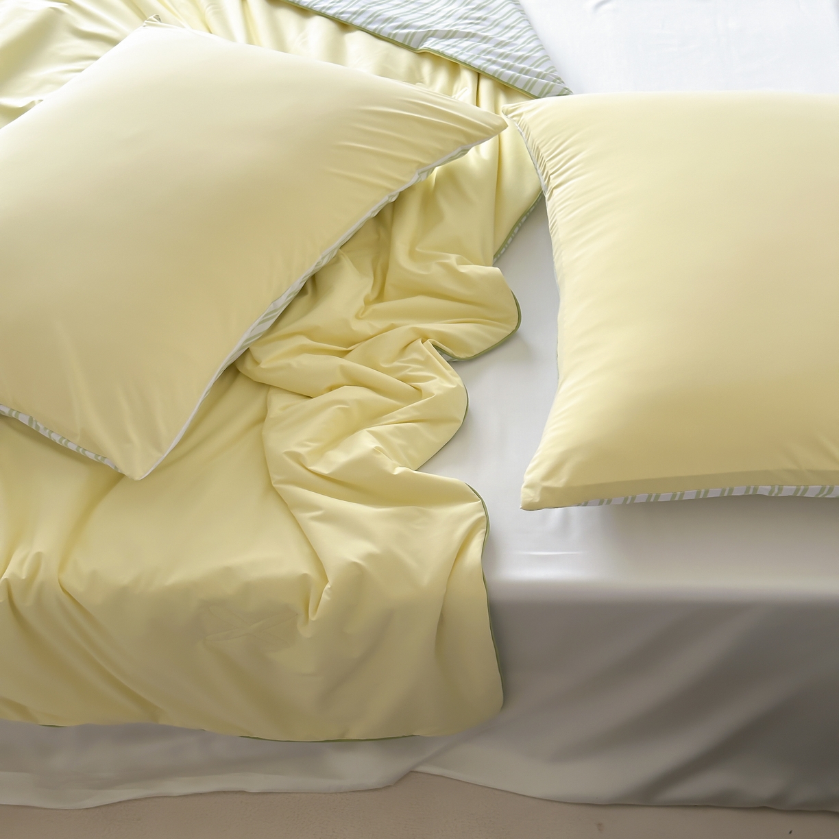 91家纺网 家纺一手货源 找家纺 赫帛 2025春夏新款冰屿双境数码印花夏被夏凉被空调被单夏被 黄色