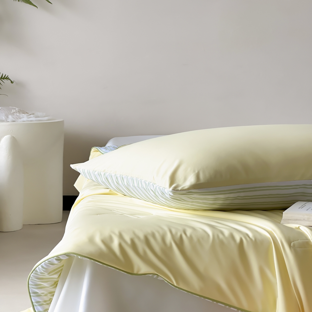 91家纺网 家纺一手货源 找家纺 赫帛 2025春夏新款冰屿双境数码印花夏被夏凉被空调被单夏被 黄色