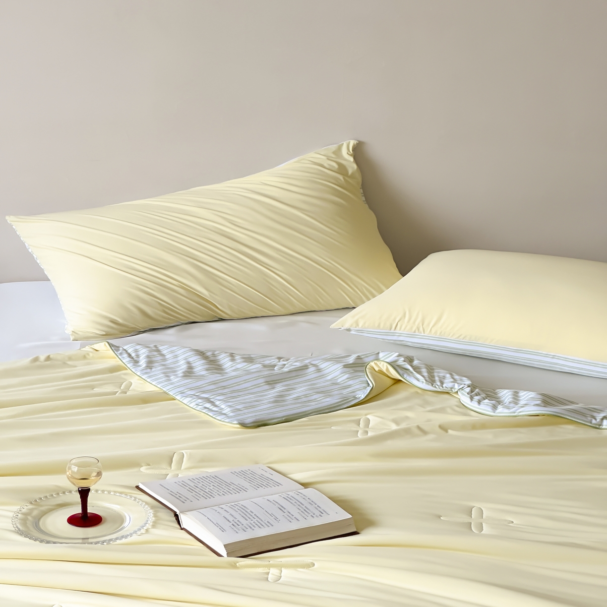 91家纺网 家纺一手货源 找家纺 赫帛 2025春夏新款冰屿双境数码印花夏被夏凉被空调被单夏被 黄色