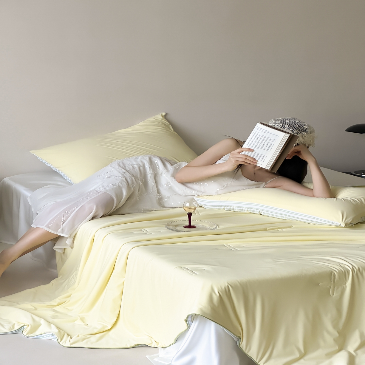 91家纺网 家纺一手货源 找家纺 赫帛 2025春夏新款冰屿双境数码印花夏被夏凉被空调被单夏被 黄色