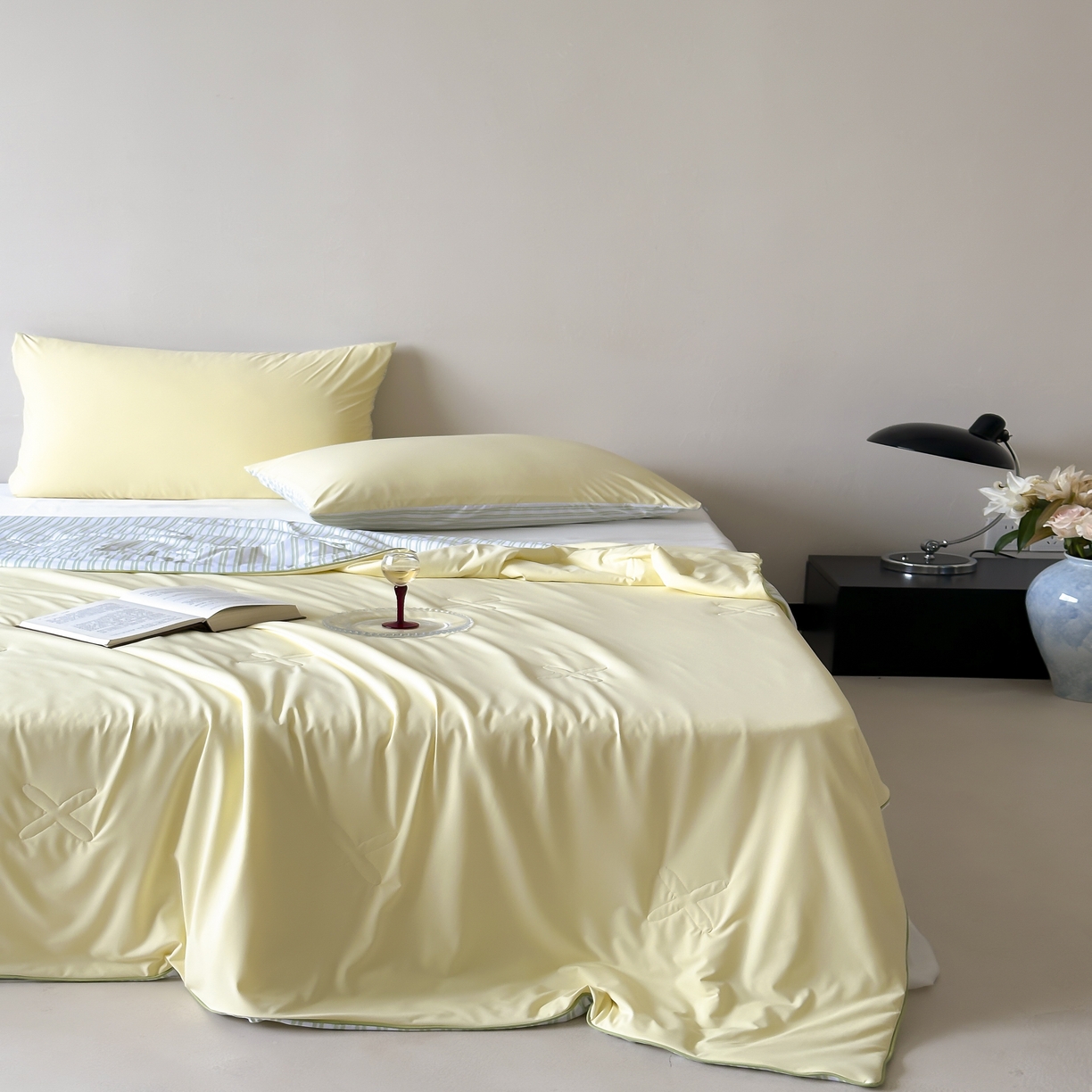 91家纺网 家纺一手货源 找家纺 赫帛 2025春夏新款冰屿双境数码印花夏被夏凉被空调被单夏被 黄色