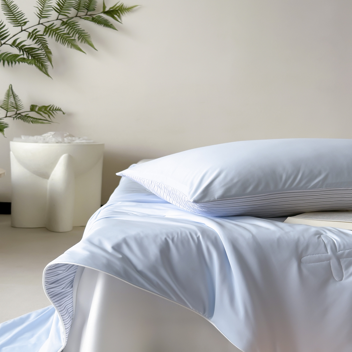 91家纺网 家纺一手货源 找家纺 赫帛 2025春夏新款冰屿双境数码印花夏被夏凉被空调被单夏被 蓝色