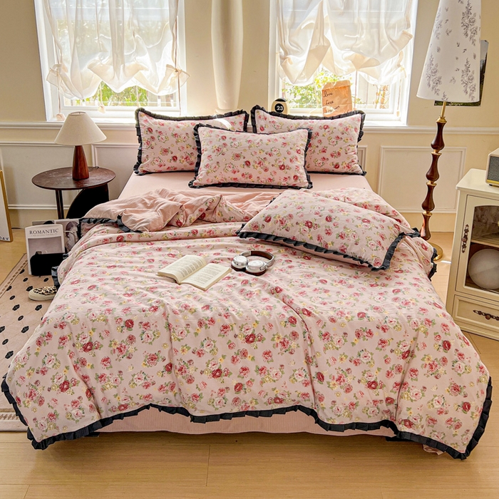 91家纺网 家纺一手货源 找家纺 仟网汇 2025新款赫本风四件套 赫本风-玫瑰花园粉