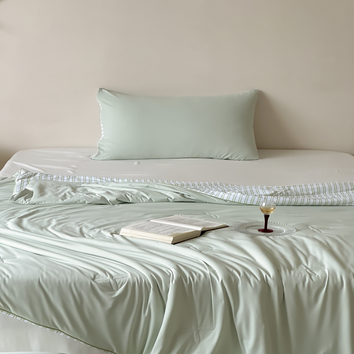 91家纺网 家纺一手货源 找家纺 赫帛 2025春夏新款冰屿双境数码印花夏被夏凉被空调被单夏被 绿色