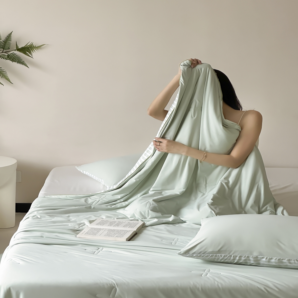 91家纺网 家纺一手货源 找家纺 赫帛 2025春夏新款冰屿双境数码印花夏被夏凉被空调被单夏被 绿色