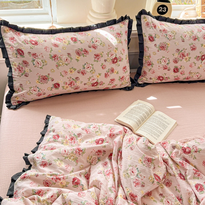 91家纺网 家纺一手货源 找家纺 仟网汇 2025新款赫本风四件套 赫本风-玫瑰花园粉