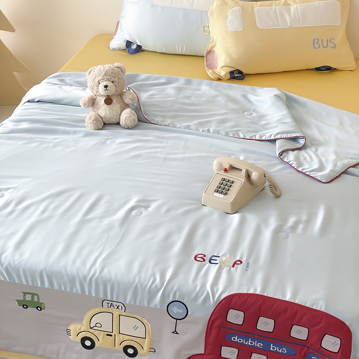 91家纺网 家纺一手货源 找家纺 （总）星野 2025新款60S进口奥地利兰精天丝蚕丝贴布绣夏被-