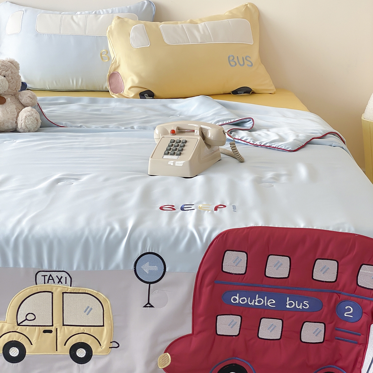 91家纺网 家纺一手货源 找家纺 （总）星野 2025新款60S进口奥地利兰精天丝蚕丝贴布绣夏被-