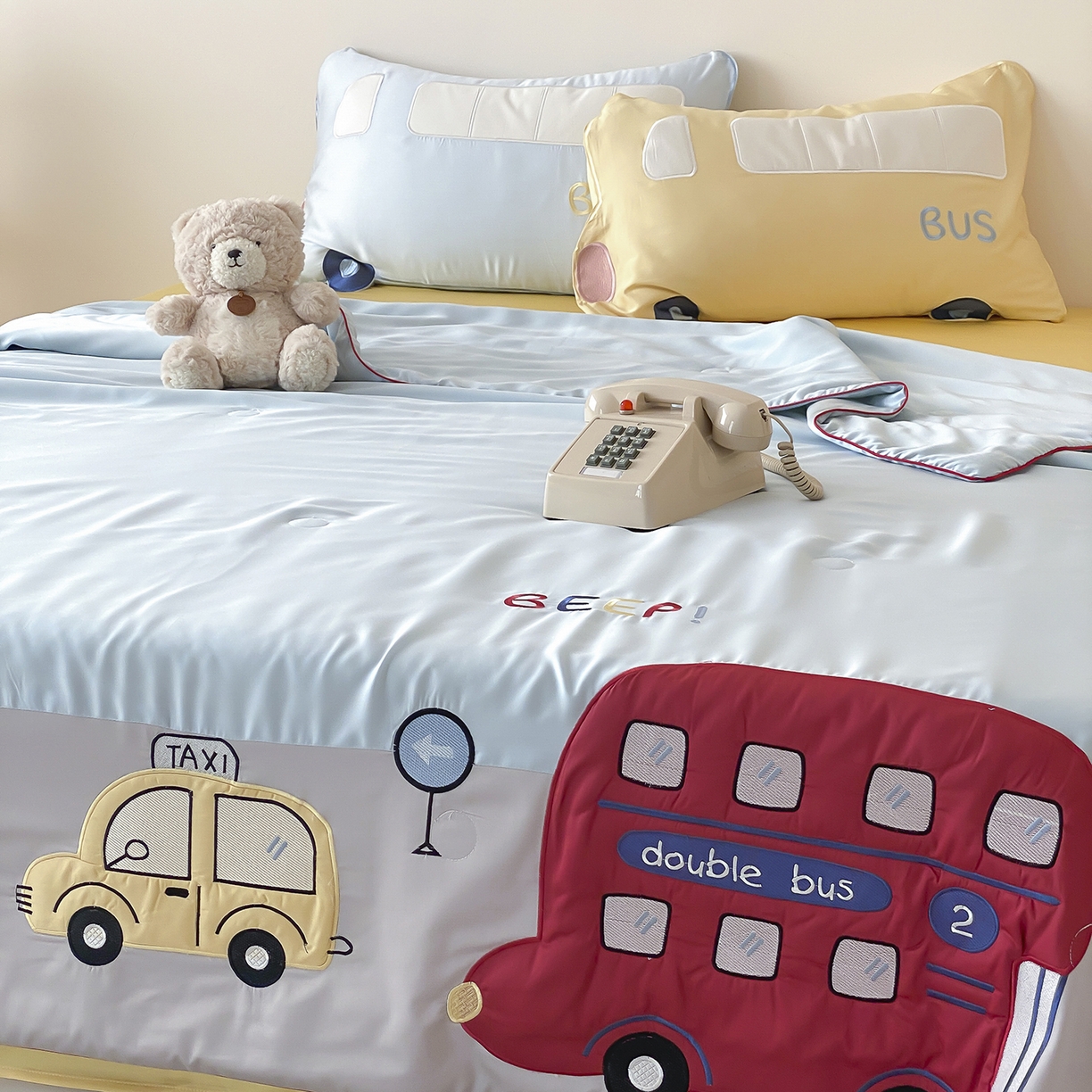 91家纺网 家纺一手货源 找家纺 （总）星野 2025新款60S进口奥地利兰精天丝蚕丝贴布绣夏被-