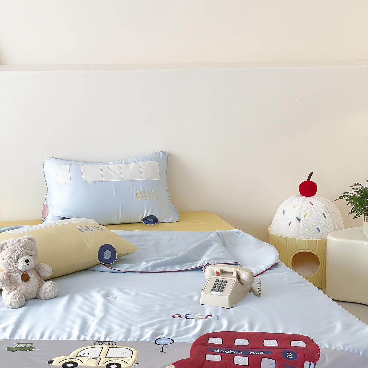 91家纺网 家纺一手货源 找家纺 （总）星野 2025新款60S进口奥地利兰精天丝蚕丝贴布绣夏被-