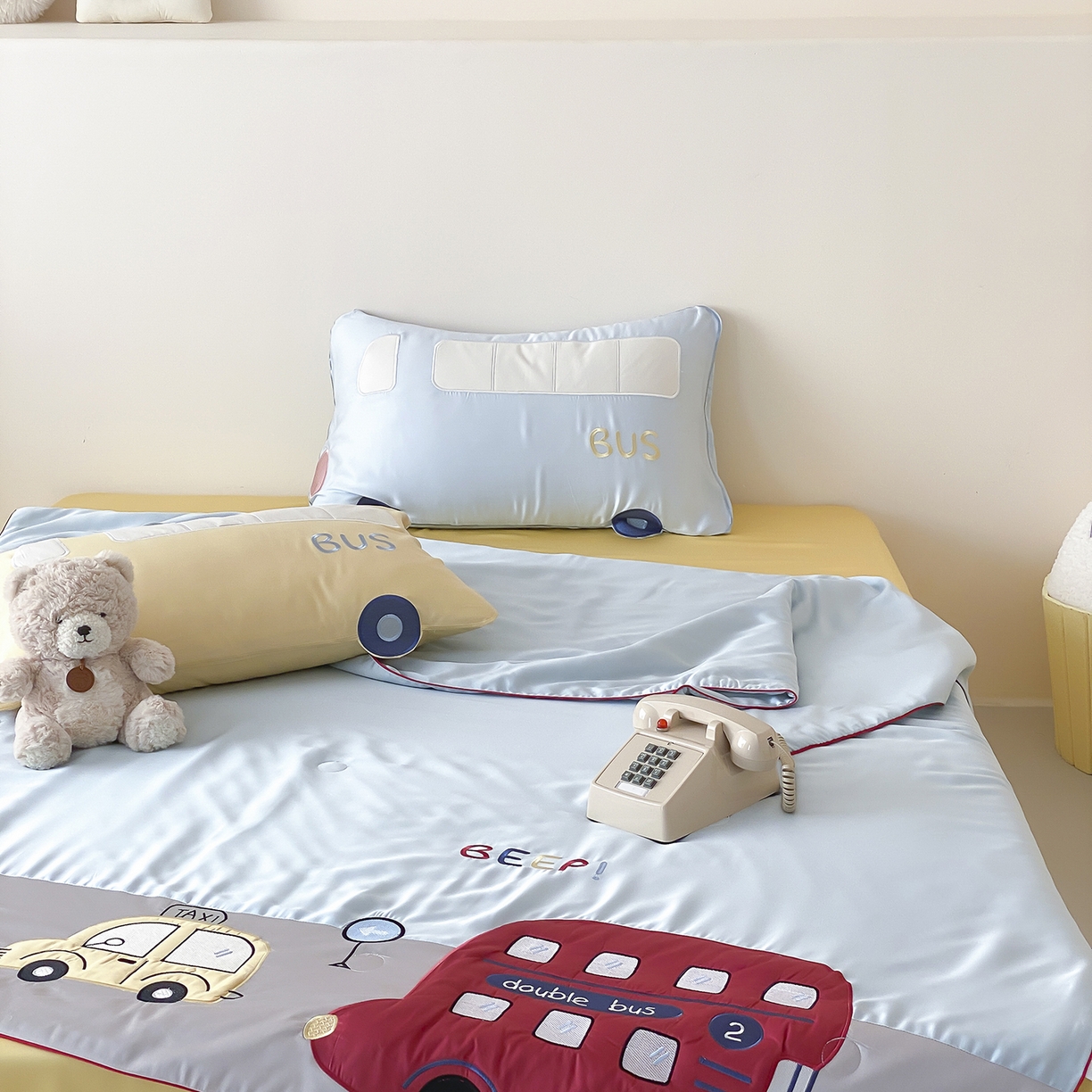 91家纺网 家纺一手货源 找家纺 （总）星野 2025新款60S进口奥地利兰精天丝蚕丝贴布绣夏被-