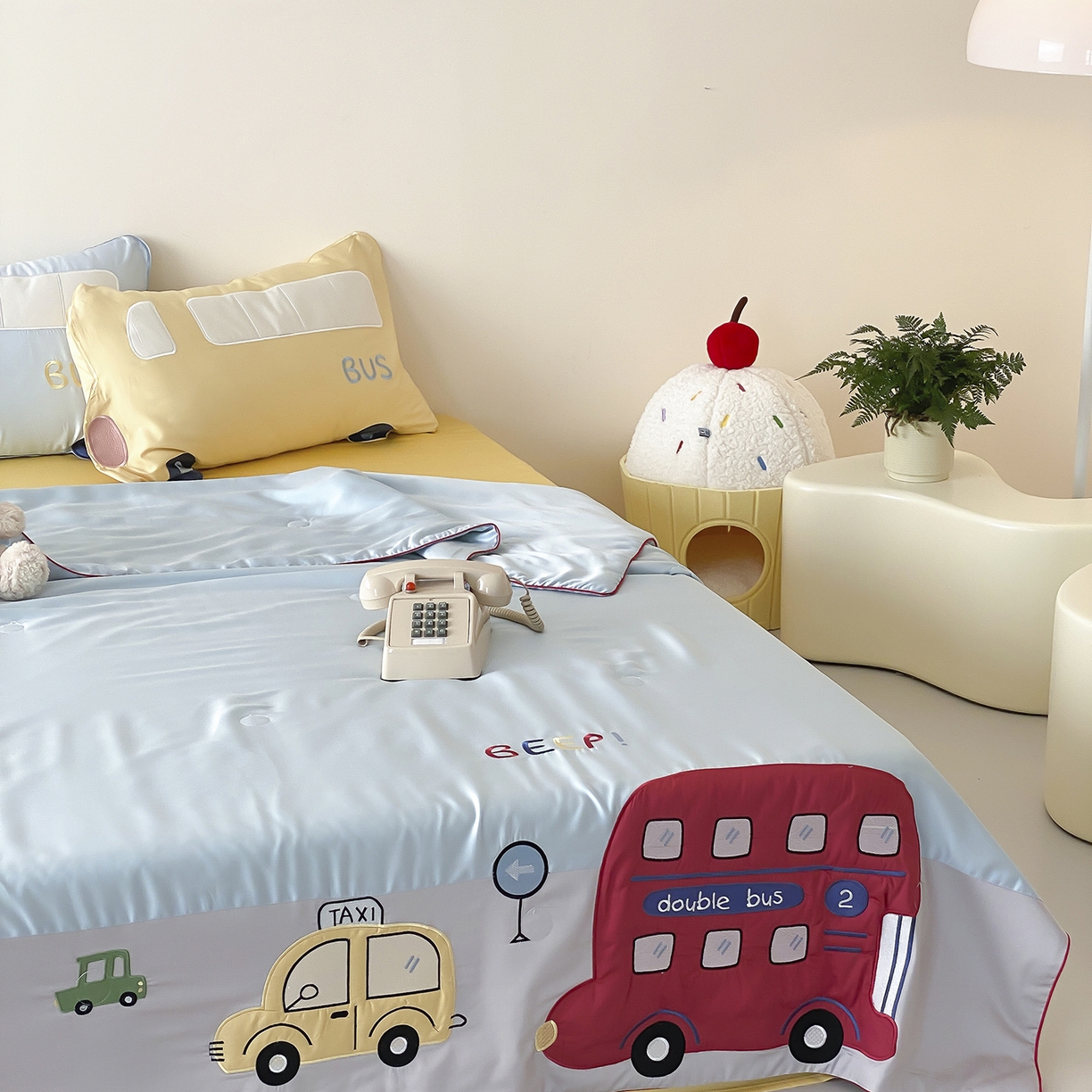 91家纺网 家纺一手货源 找家纺 （总）星野 2025新款60S进口奥地利兰精天丝蚕丝贴布绣夏被-