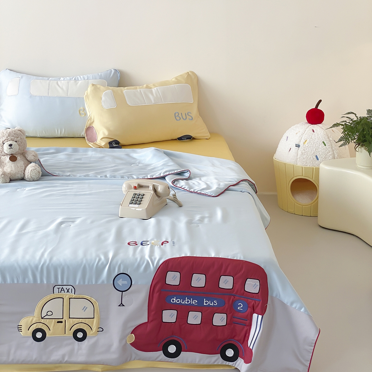 91家纺网 家纺一手货源 找家纺 （总）星野 2025新款60S进口奥地利兰精天丝蚕丝贴布绣夏被-