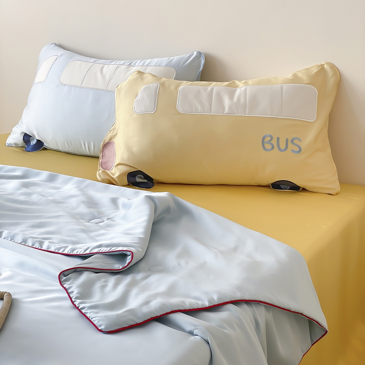 91家纺网 家纺一手货源 找家纺 （总）星野 2025新款60S进口奥地利兰精天丝蚕丝贴布绣夏被-