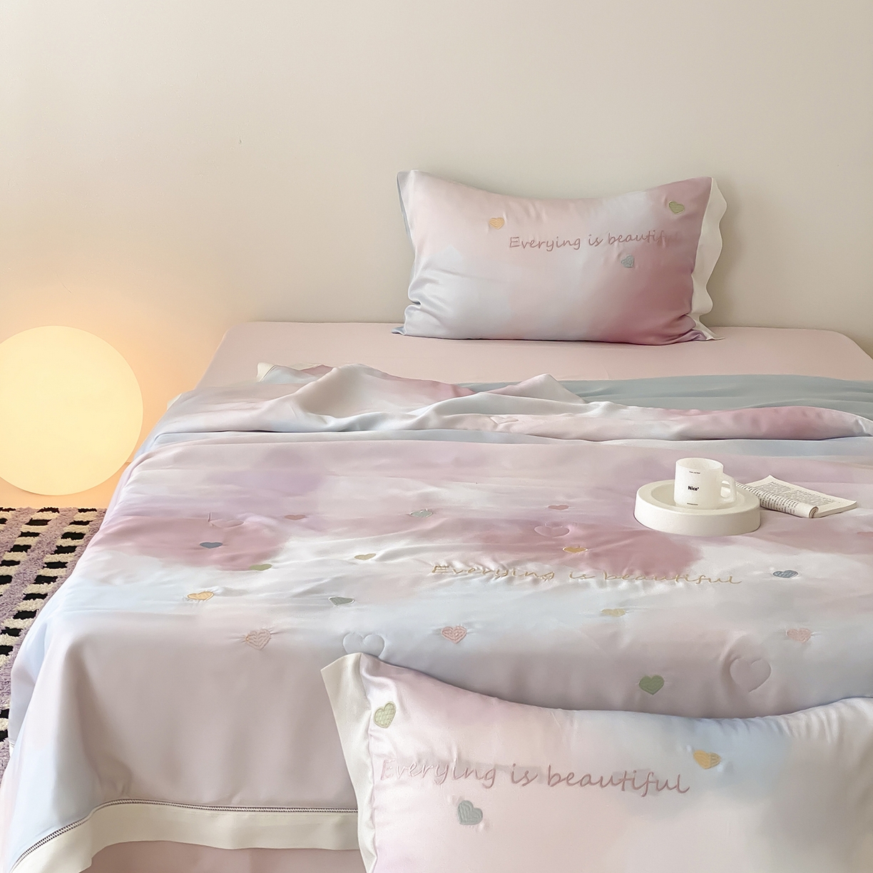 91家纺网 家纺一手货源 找家纺 （总）星野 2025新款60S进口奥地利兰精天丝镂空花边蚕丝夏被-夏夜星河