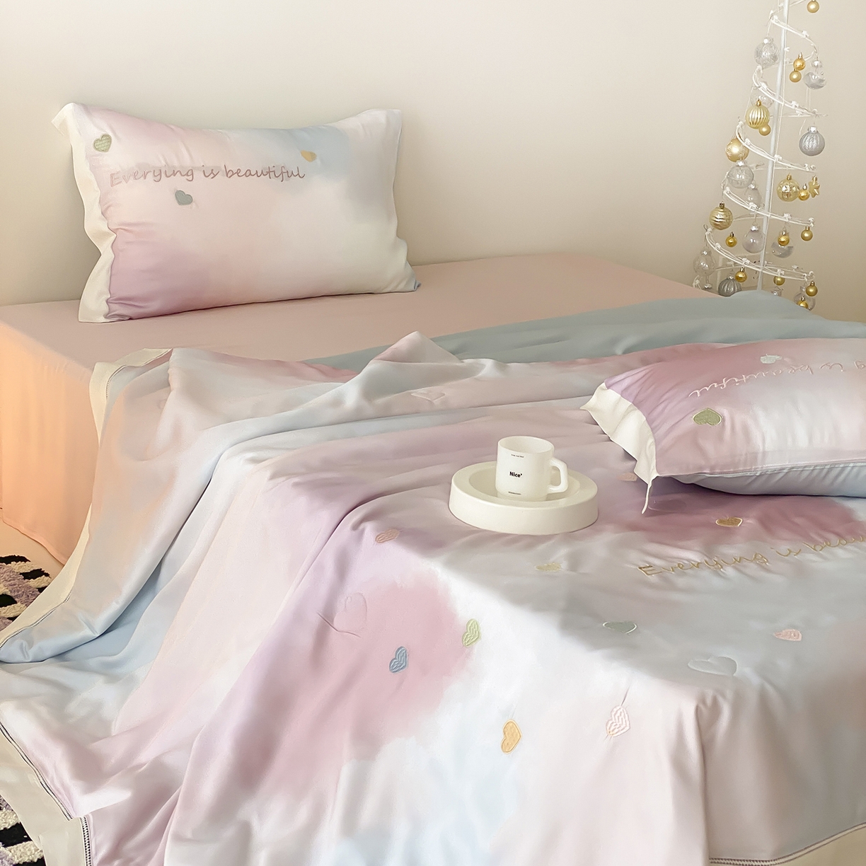 91家纺网 家纺一手货源 找家纺 （总）星野 2025新款60S进口奥地利兰精天丝镂空花边蚕丝夏被-夏夜星河