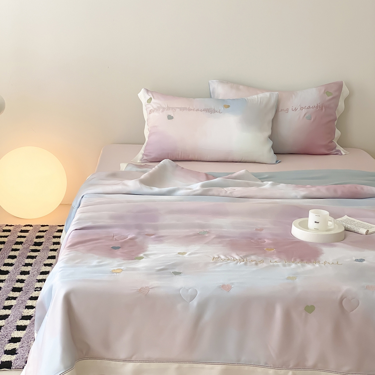 91家纺网 家纺一手货源 找家纺 （总）星野 2025新款60S进口奥地利兰精天丝镂空花边蚕丝夏被-夏夜星河