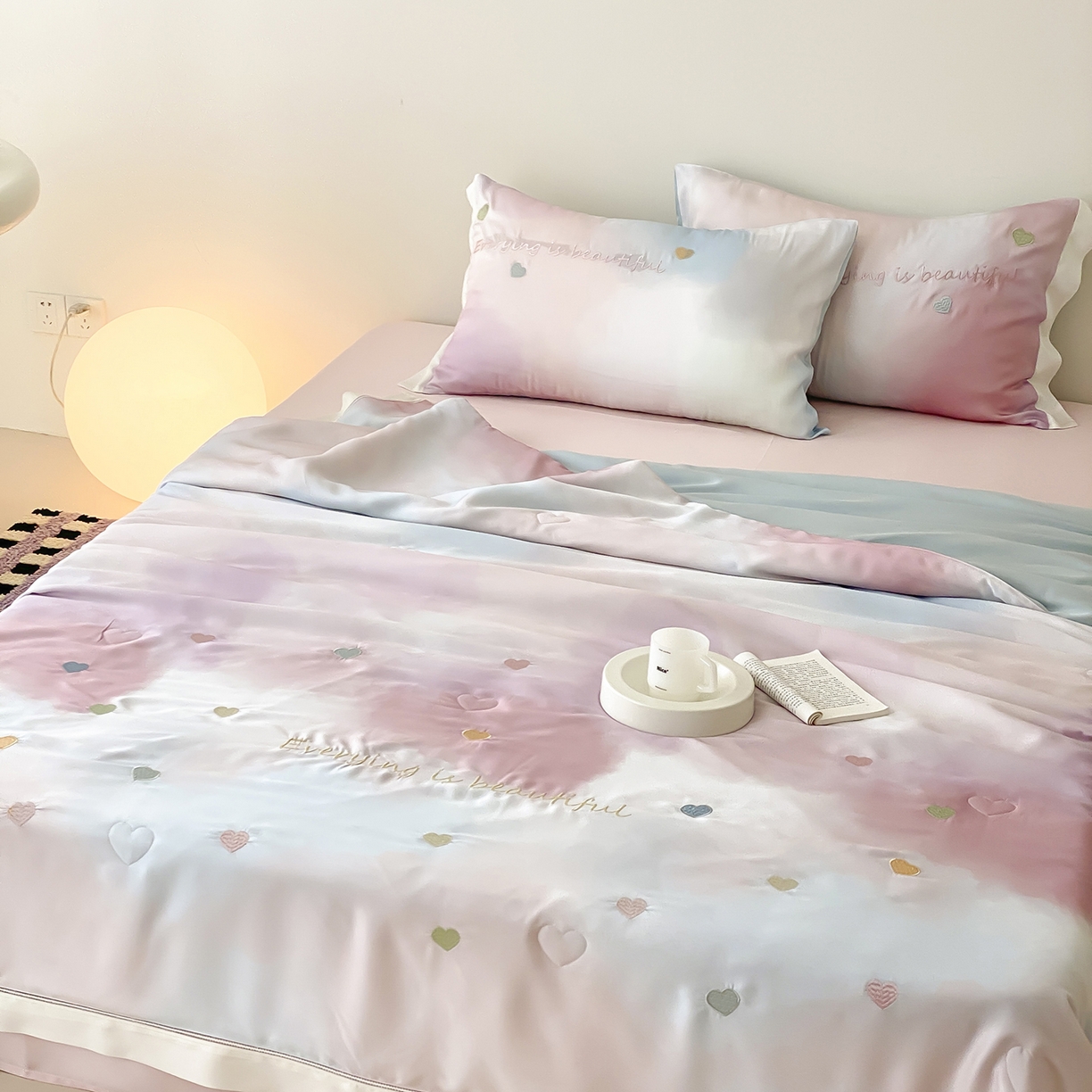 91家纺网 家纺一手货源 找家纺 （总）星野 2025新款60S进口奥地利兰精天丝镂空花边蚕丝夏被-夏夜星河