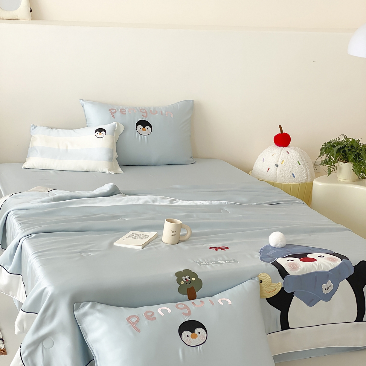 91家纺网 家纺一手货源 找家纺 （总）星野 2025新款60S进口奥地利兰精天丝贴布绣蚕丝夏被-企鹅Q仔