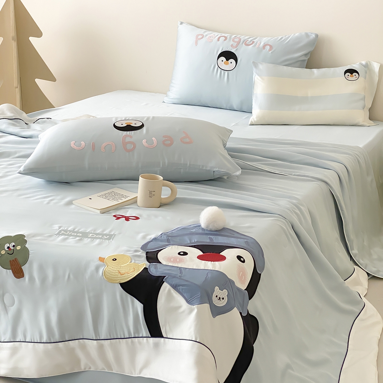 91家纺网 家纺一手货源 找家纺 （总）星野 2025新款60S进口奥地利兰精天丝贴布绣蚕丝夏被-企鹅Q仔