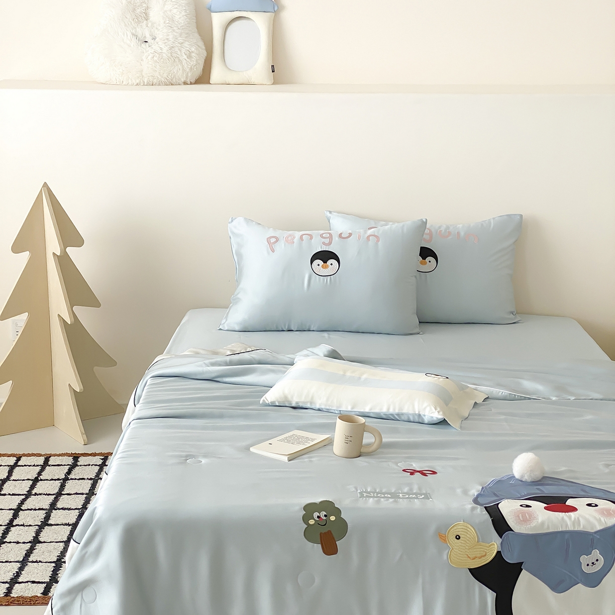 91家纺网 家纺一手货源 找家纺 （总）星野 2025新款60S进口奥地利兰精天丝贴布绣蚕丝夏被-企鹅Q仔