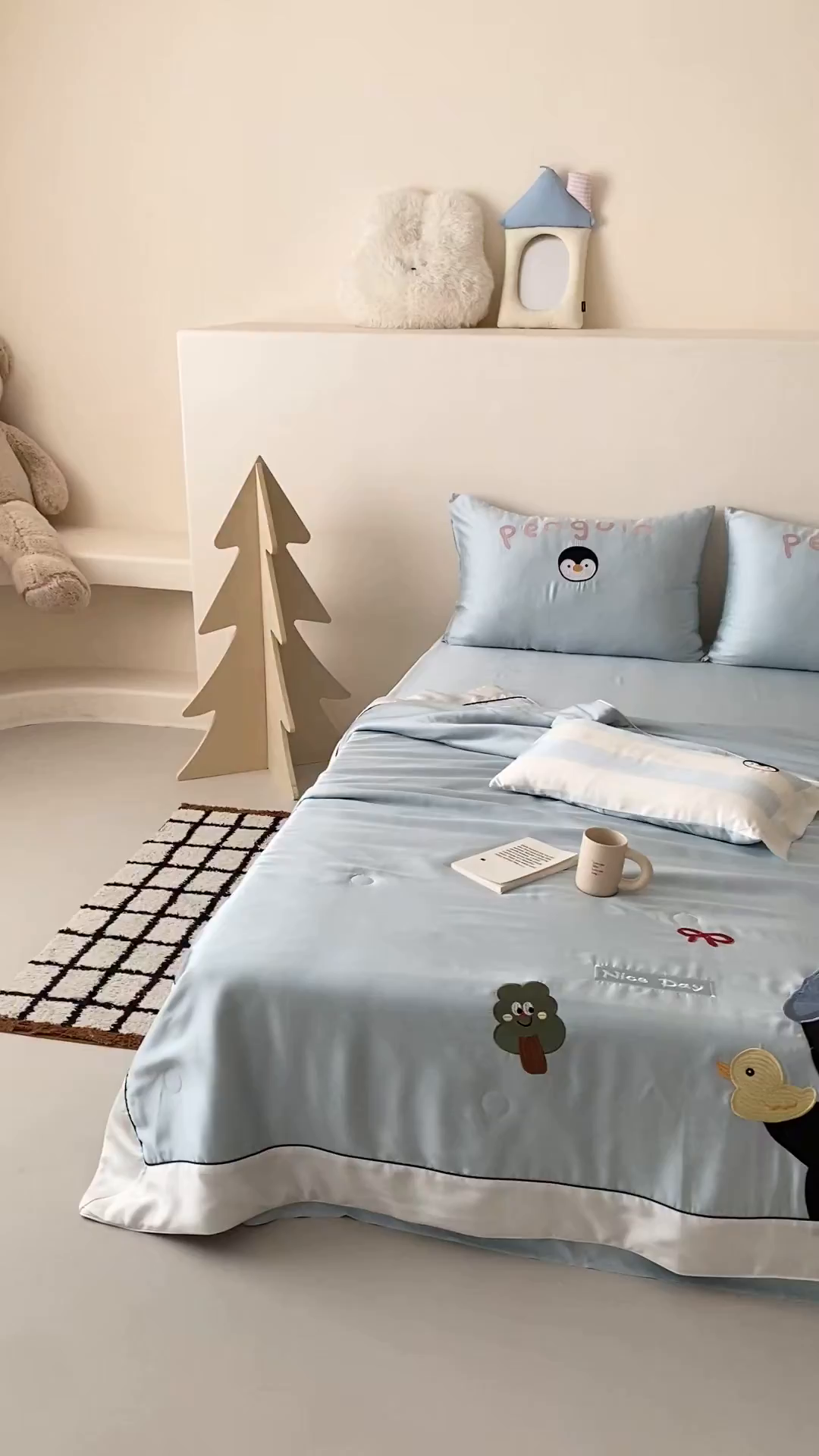 91家纺网 家纺一手货源 找家纺 （总）星野 2025新款60S进口奥地利兰精天丝贴布绣蚕丝夏被-企鹅Q仔