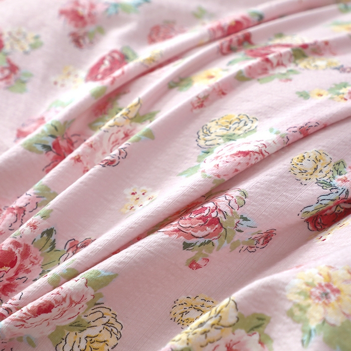 91家纺网 家纺一手货源 找家纺 仟网汇 2025新款亲肤皱皱棉四件套皱皱纱四件套 玫瑰花园-红