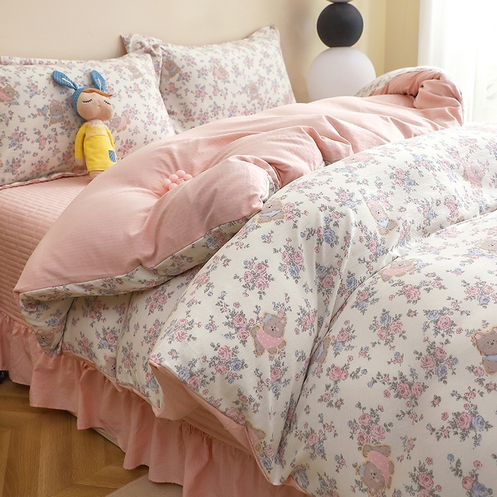 91家纺网 家纺一手货源 找家纺 仟网汇 2025新款亲肤皱皱棉四件套皱皱纱四件套 花园里