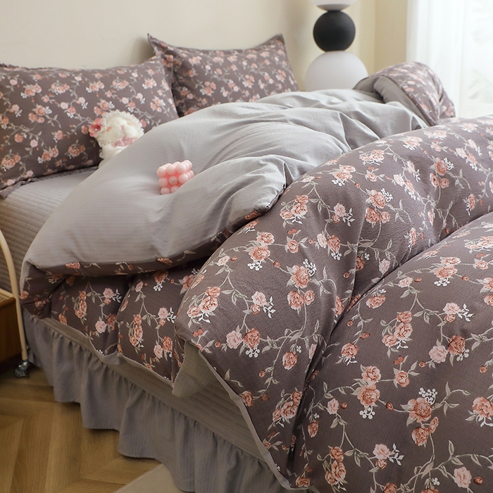 91家纺网 家纺一手货源 找家纺 仟网汇 2025新款亲肤皱皱棉四件套皱皱纱四件套 塞纳河畔