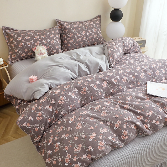 91家纺网 家纺一手货源 找家纺 仟网汇 2025新款亲肤皱皱棉四件套皱皱纱四件套 塞纳河畔