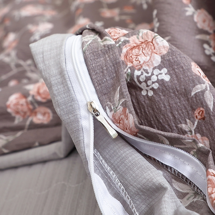 91家纺网 家纺一手货源 找家纺 仟网汇 2025新款亲肤皱皱棉四件套皱皱纱四件套 塞纳河畔