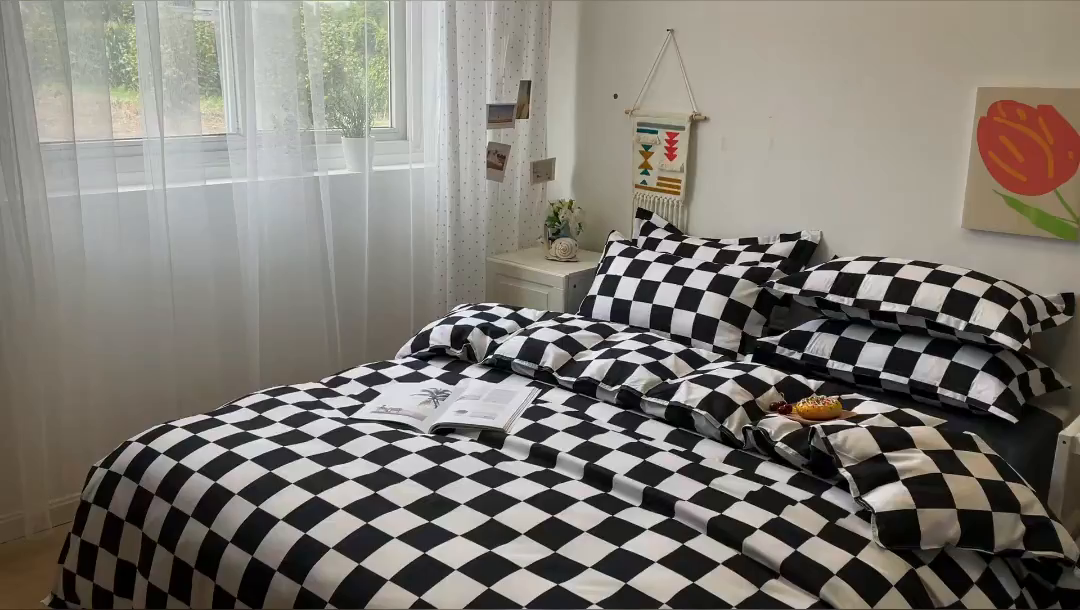 91家纺网 家纺一手货源 找家纺 港岛妹妹 2025年春夏新款芦荟棉印花四件套 棋盘格-黑