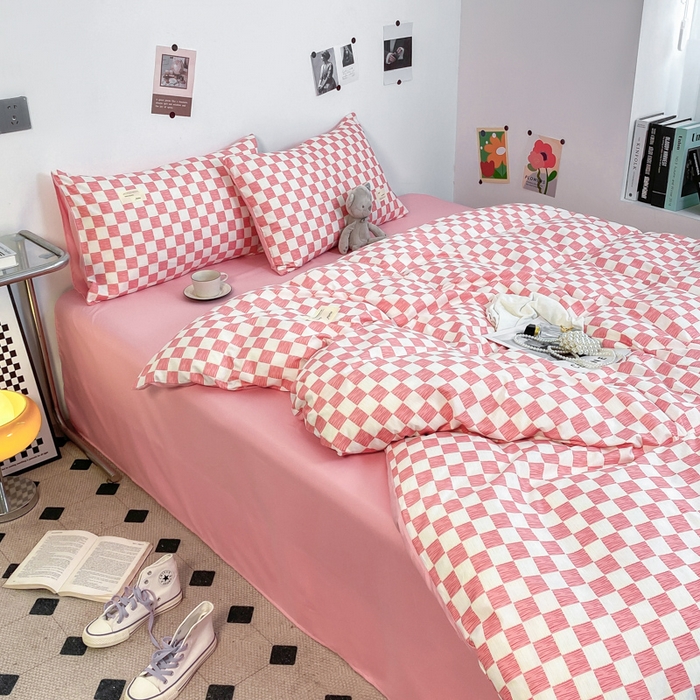 91家纺网 家纺一手货源 找家纺 雅阁尔家纺2025新款无印良品风棋盘格贴标四件套 樱花粉