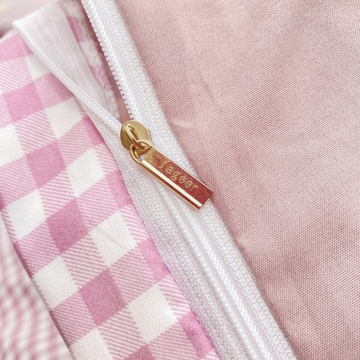 91家纺网 家纺一手货源 找家纺 雅阁尔家纺2025新款无印良品风棋盘格贴标四件套 紫小格