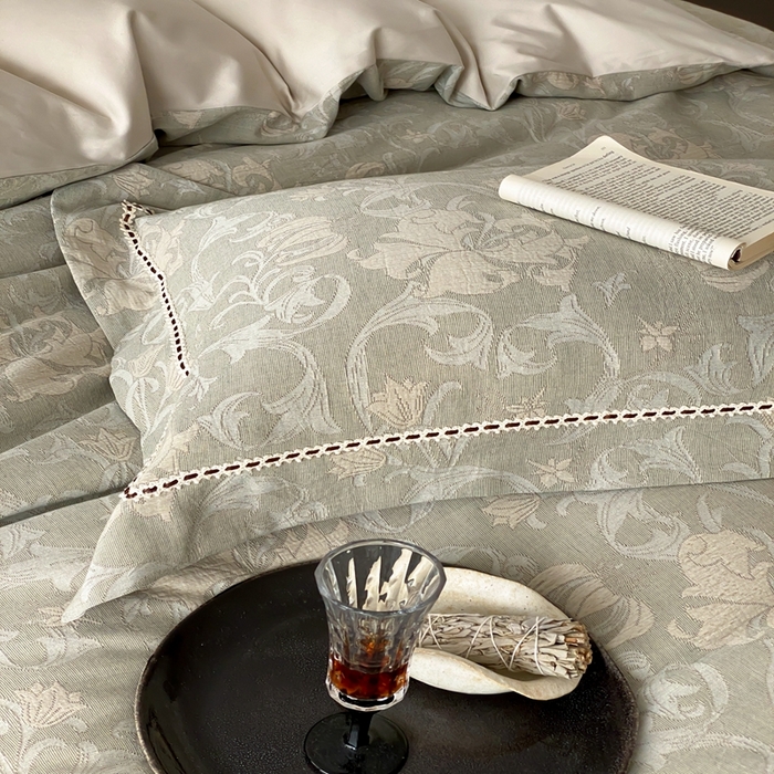 91家纺网 家纺一手货源 找家纺 赫帛 2025新款60支全棉双层纱四件套-藤语 绿灰