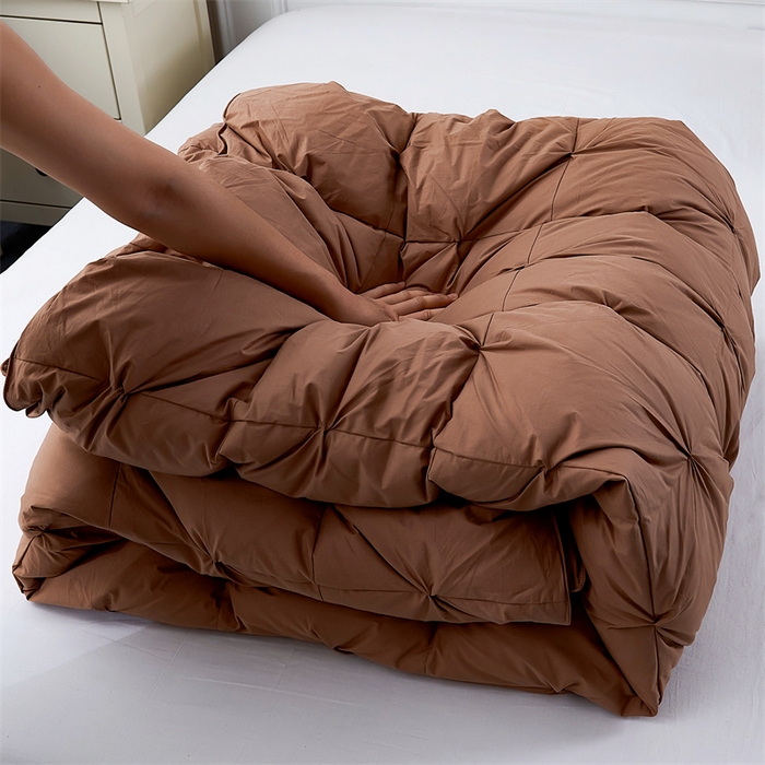 91家纺网 家纺一手货源 找家纺 呆头鹅羽绒工厂店 2025新款全棉羽丝绒扭花被 白鹅绒鸭绒被子被芯羽绒工厂店 咖色