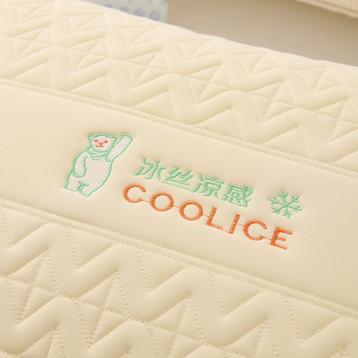 91家纺网 家纺一手货源 找家纺 卓昌枕芯 2025夏季新款冰丝凉感枕头枕芯 黄色 48*74cm800g低枕一只