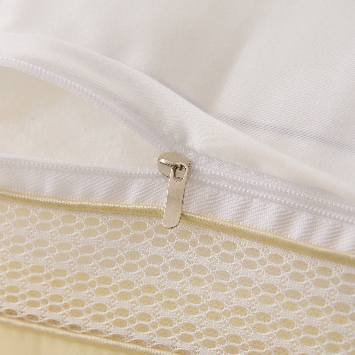 91家纺网 家纺一手货源 找家纺 卓昌枕芯 2025夏季新款冰丝凉感枕头枕芯 黄色 48*74cm900g中枕一只