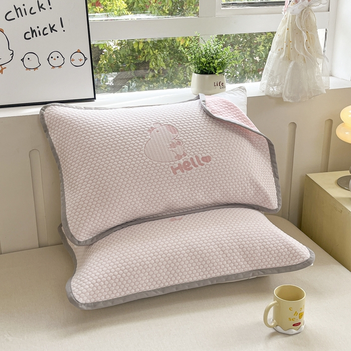 91家纺网 家纺一手货源 找家纺 芙绣家纺 2025新款A类凉感豆豆枕巾 卡皮巴拉-粉色 52*72cm/对