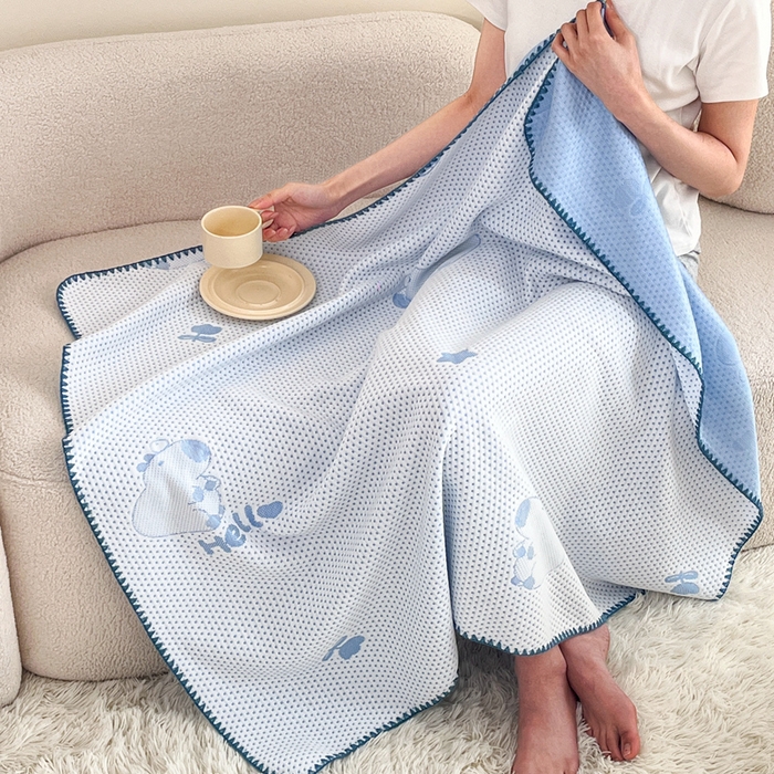 91家纺网 家纺一手货源 找家纺 芙绣家纺 2025新款A类凉感冰豆豆多功能盖毯 蓝色