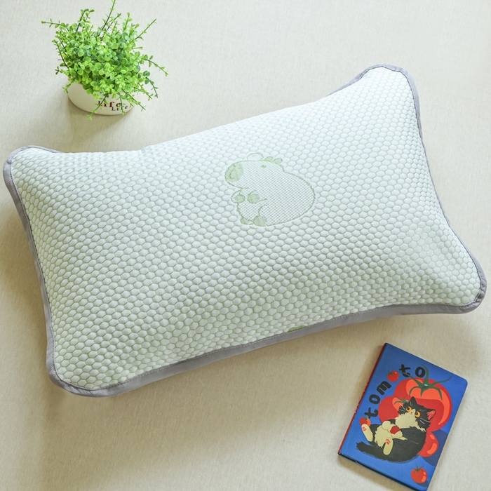 91家纺网 家纺一手货源 找家纺 芙绣家纺 2025新款A类凉感豆豆枕巾 卡皮巴拉-绿色 52*72cm/只