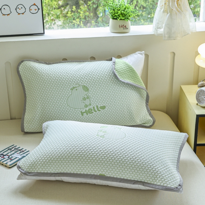 91家纺网 家纺一手货源 找家纺 芙绣家纺 2025新款A类凉感豆豆枕巾 卡皮巴拉-绿色 52*72cm/只