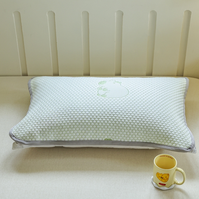 91家纺网 家纺一手货源 找家纺 芙绣家纺 2025新款A类凉感豆豆枕巾 卡皮巴拉-绿色 52*72cm/对