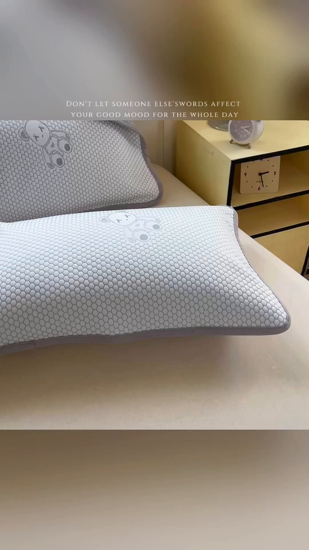 91家纺网 家纺一手货源 找家纺 芙绣家纺 2025新款A类凉感豆豆枕巾 小熊-灰色 52*72cm/只