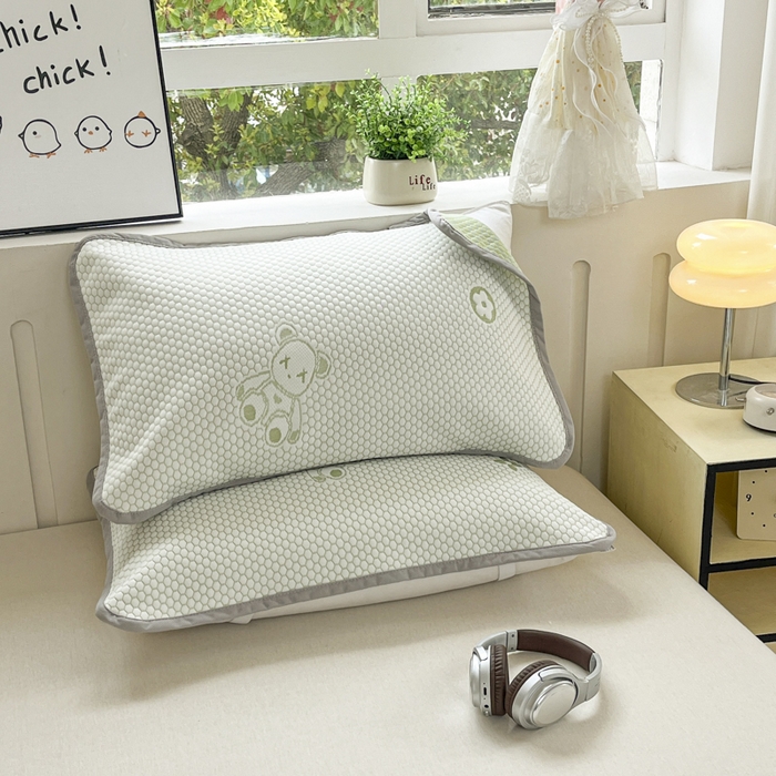 芙绣家纺 2025新款A类凉感豆豆枕巾 小熊-绿色 52*72cm/只